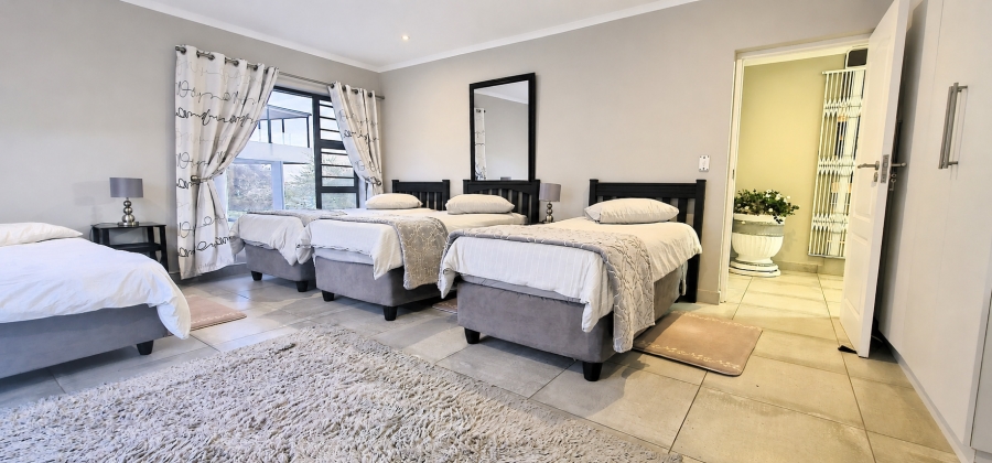 8 Bedroom Property for Sale in Myburgh Park Western Cape